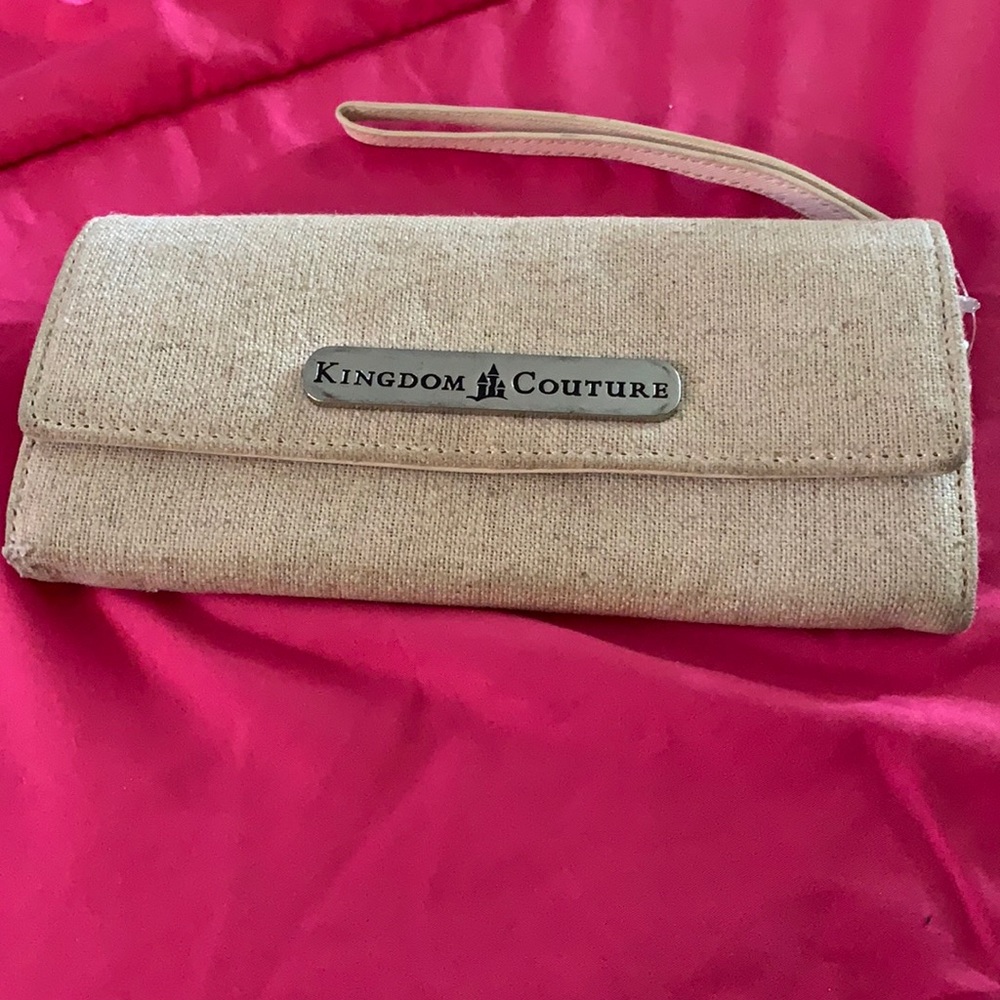 Wristlet wallet